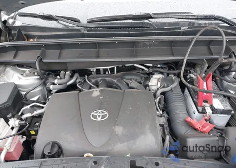 2021 Toyota Highlander Xle z USA, uszkodzony, nr VIN 5TDGZRBH8MS149948